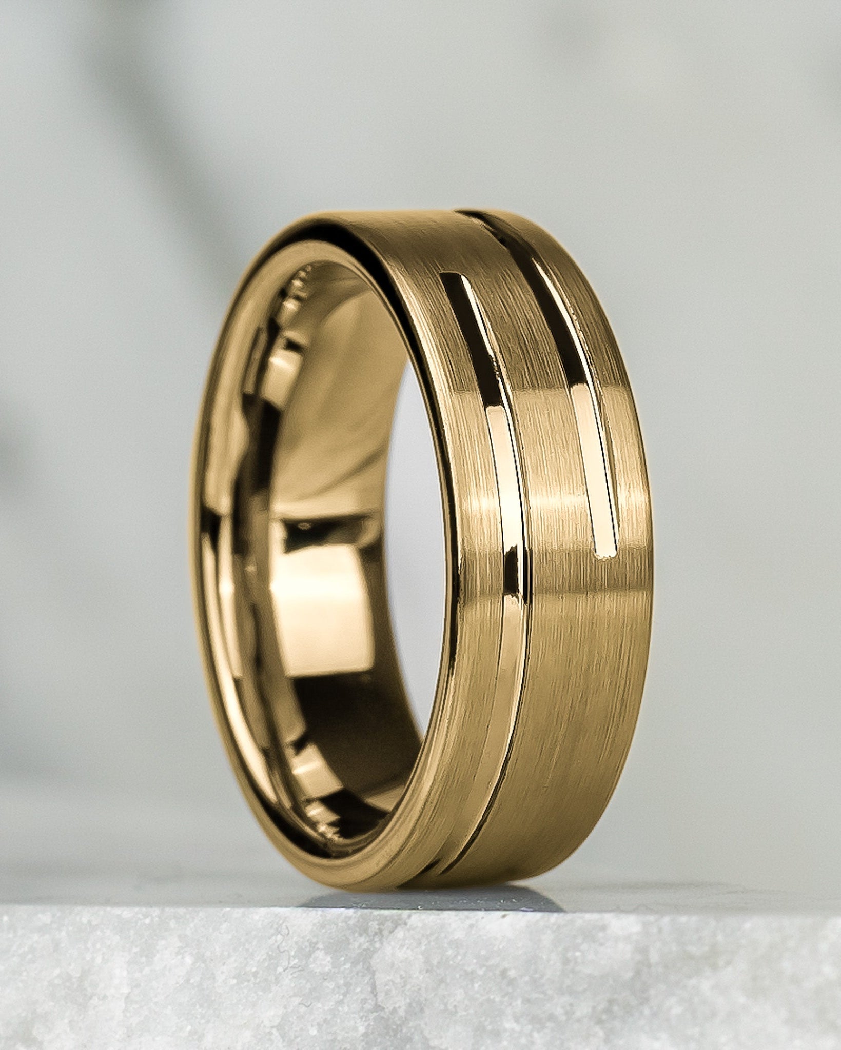 <tc>Ring -</tc> Twinline Gold