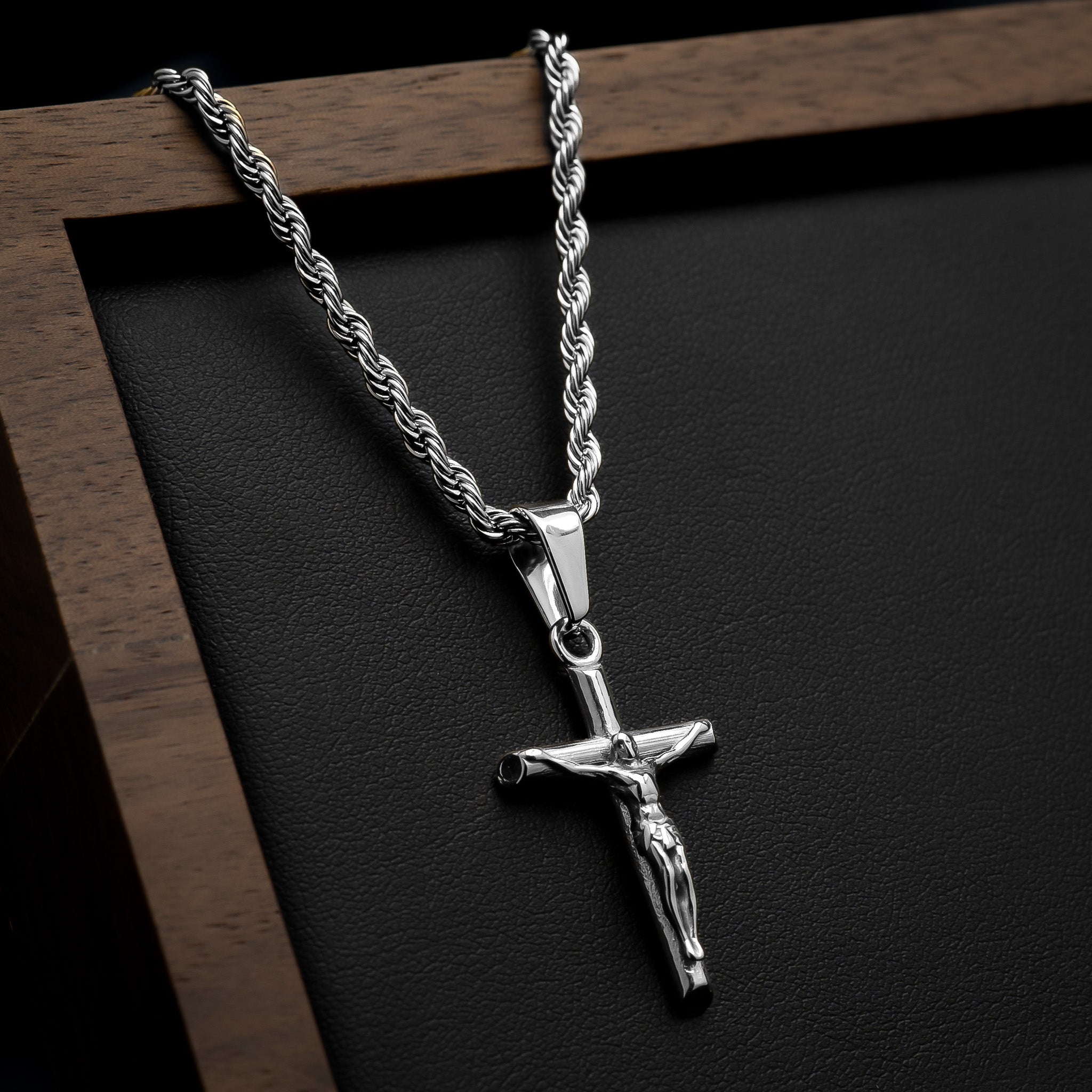 <tc>Pendant -</tc> Crucifix Silver