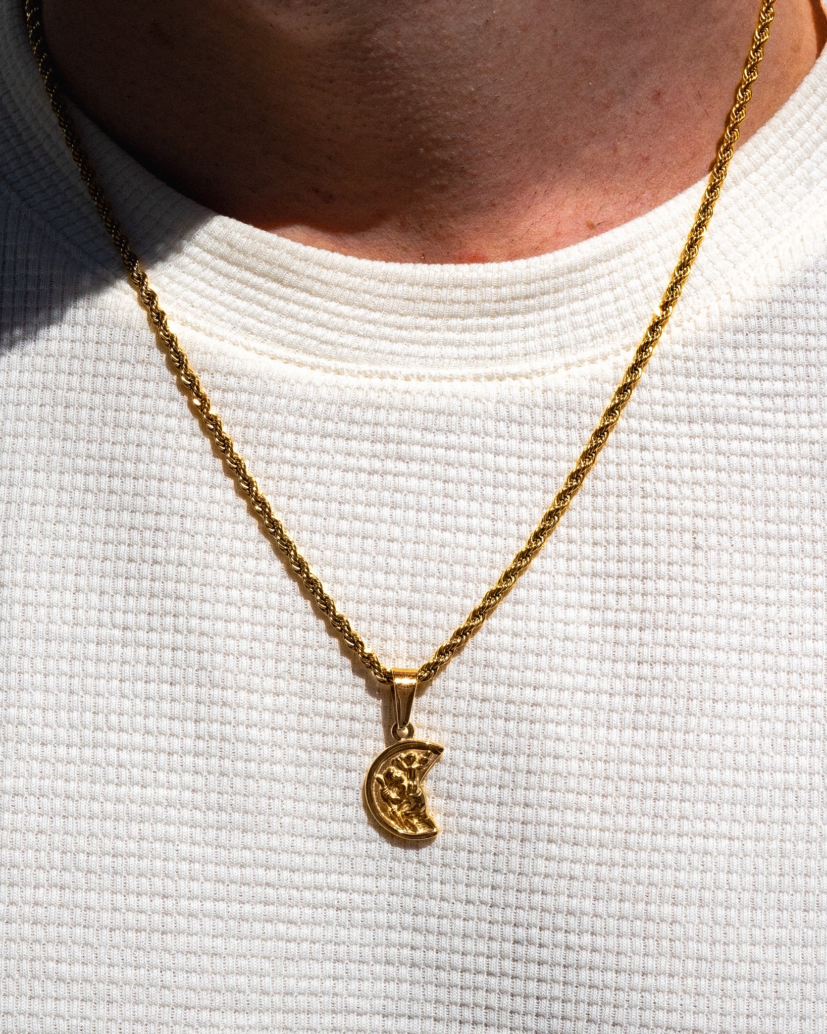 <tc>Pendant -</tc> Saint Christopher Gold