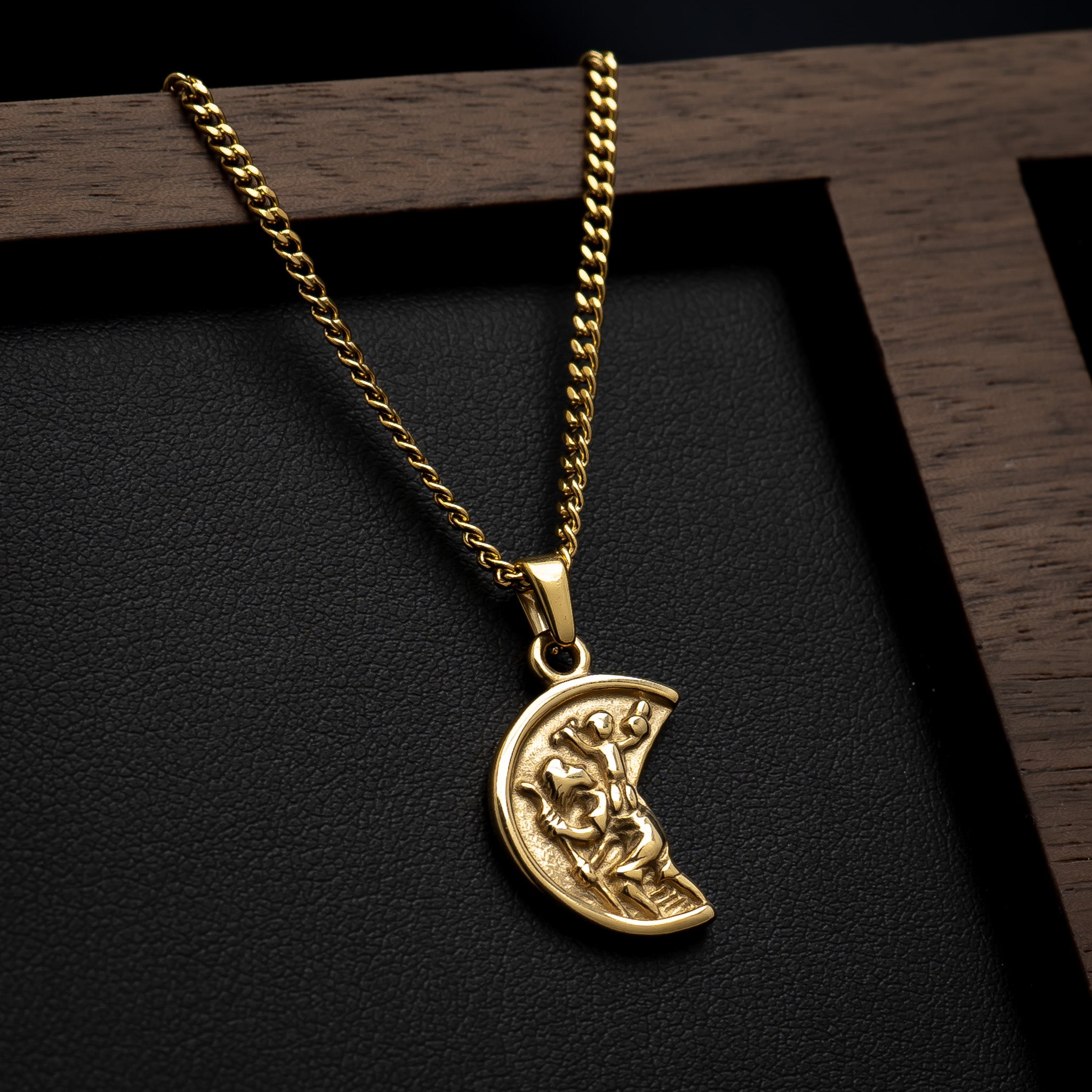 <tc>Pendant -</tc> Saint Christopher Gold