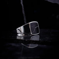 Klackring - Svart marmor - Ringar Herr - Lyxery By Sweden AB